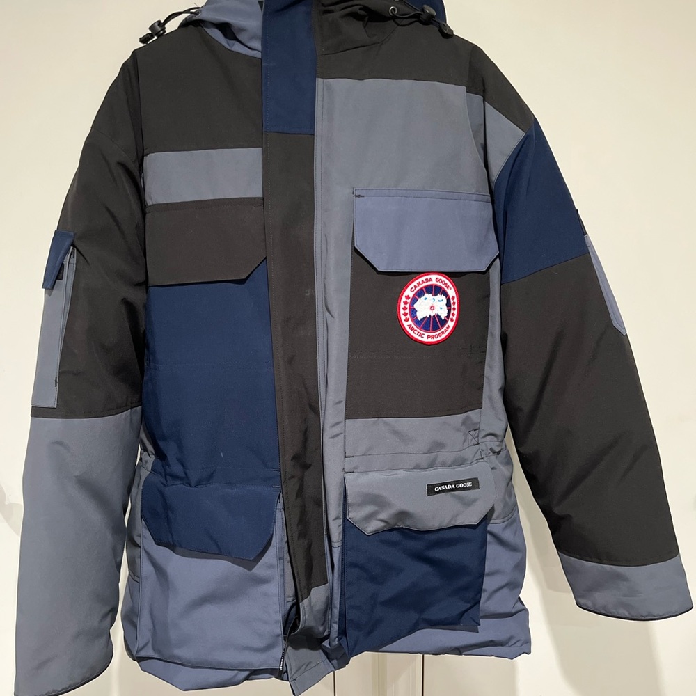 CANADA GOOSE Men’s Expedition Parka. BRAND NEW never worn